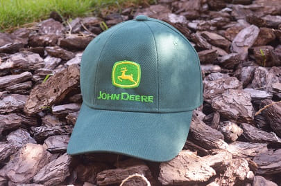 Кепки с логотипом — модный, стильный, эффектный аксессуар